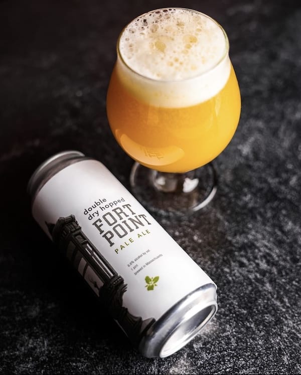 Bia co mau trai tu vang rom am ap den vang anh cam diu dang - Fort Point Pale Ale - Double Dry Hopped: Tượng Đ&agrave;i Hương Vị