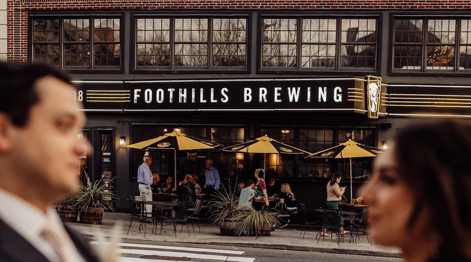 Hinh anh ben ngoai nha may bia Foothills Brewing Company Downtown Brewpub - Sexual Chocolate: Đắm M&igrave;nh Trong Hương Vị Ngọt Ng&agrave;o