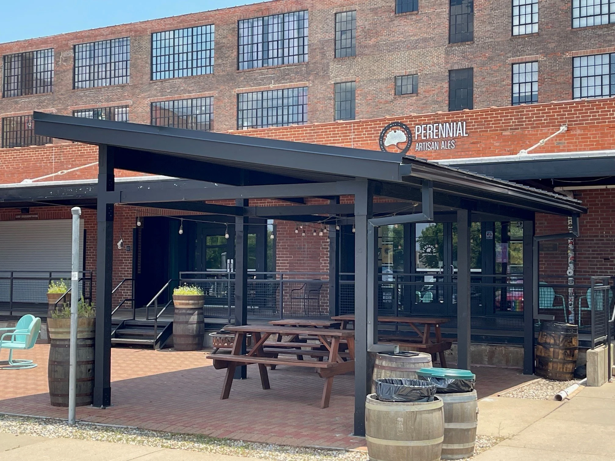 Exterior view of the Perennial Artisan Ales brewery in the USA - Abraxas - Barrel-Aged: The Ultimate Charm