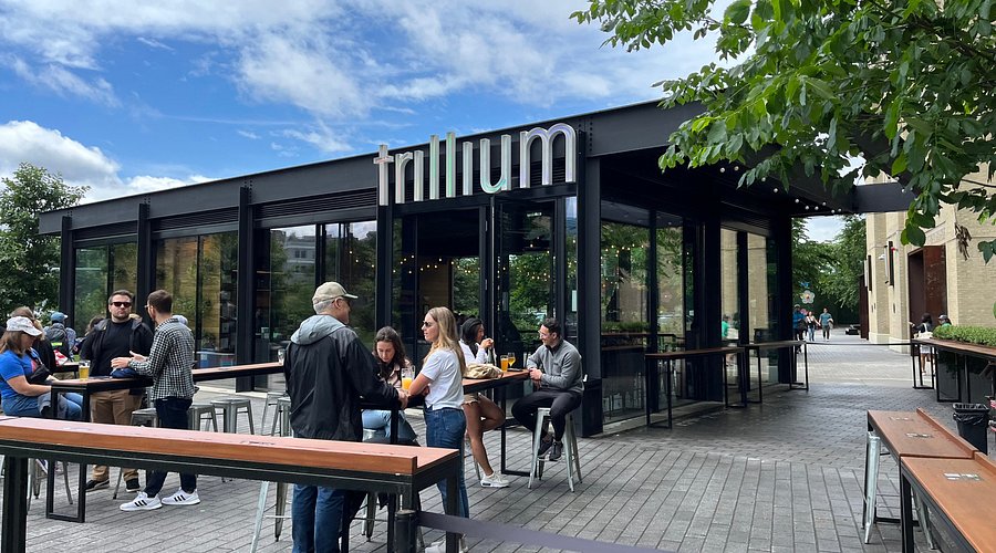 Hinh anh ben ngoai nha may bia Trillium Brewing Company tai My - Double Dry Hopped Melcher Street: Phố Cũ Boston H&oacute;a Men Bia