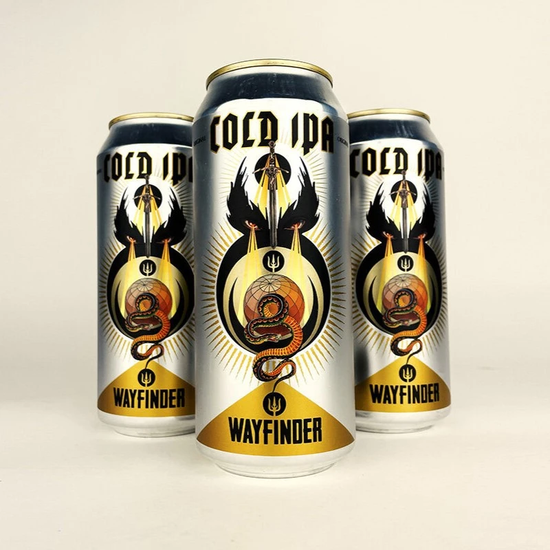 ウェイファインダー・コールドIPA:男たちは氷のような息に浸っていると言う Wayfinder Cold IPA は、抽象的なビール缶のイメージをあしらったユニークなデザインが特徴です - Wayfinder Cold IPA: 氷のような息吹に酔いしれる。