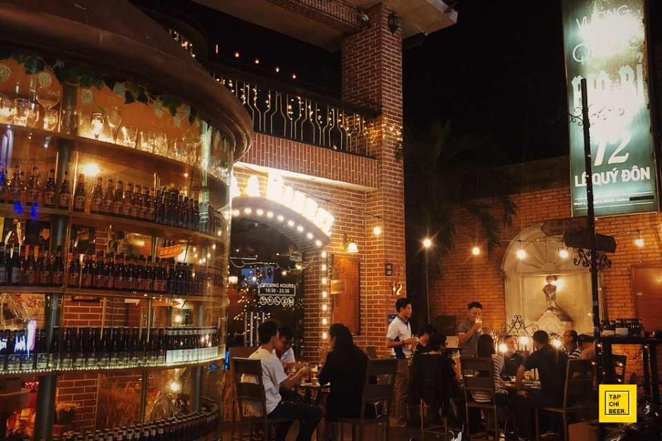 Craft beer emotional photo 6 - Kasteel Tripel: A drop of gold that awakens all the senses.